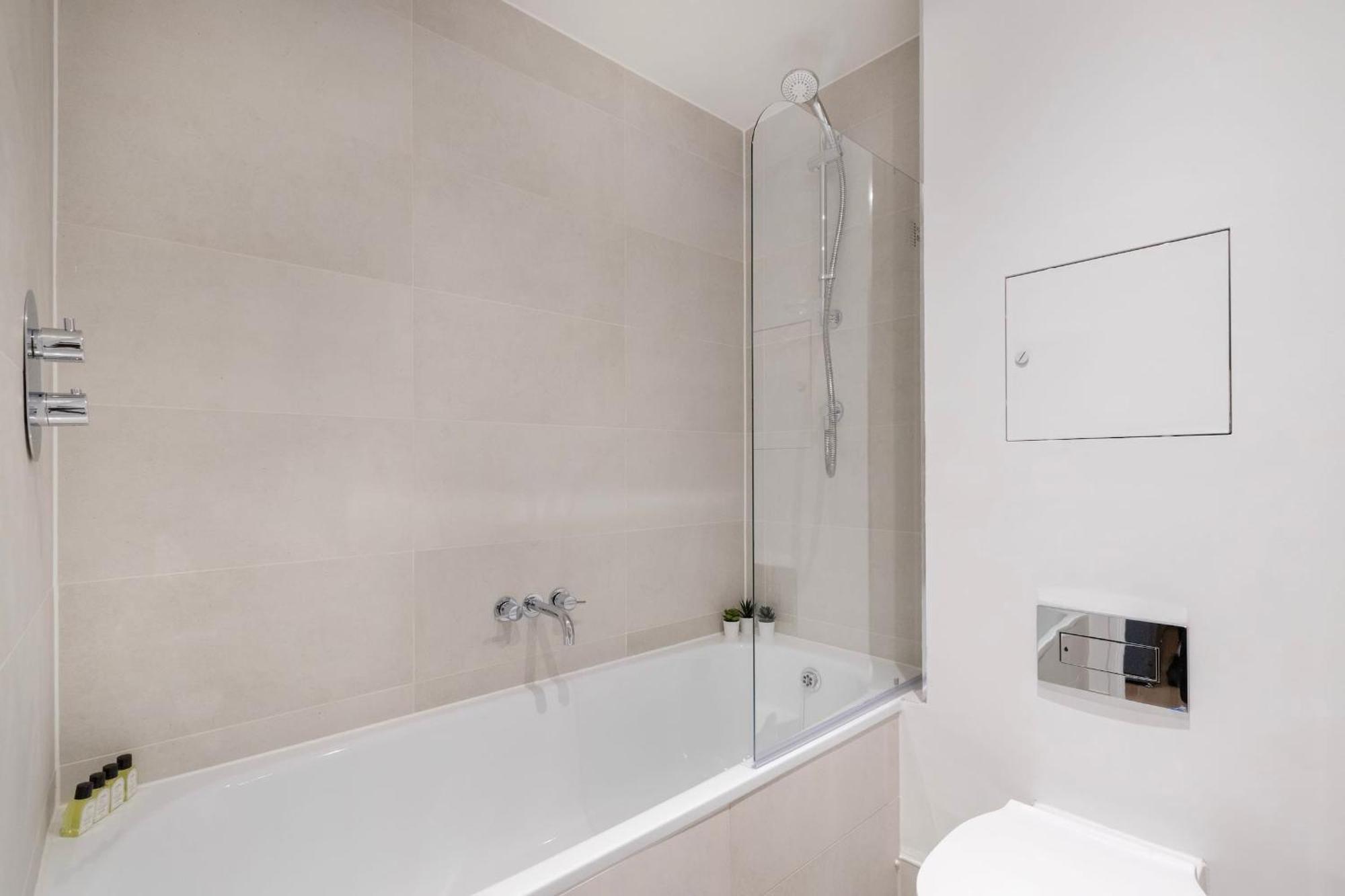 Fitzrovia & Soho - 2Br With Balcony - Cityapartmentstay London Luaran gambar