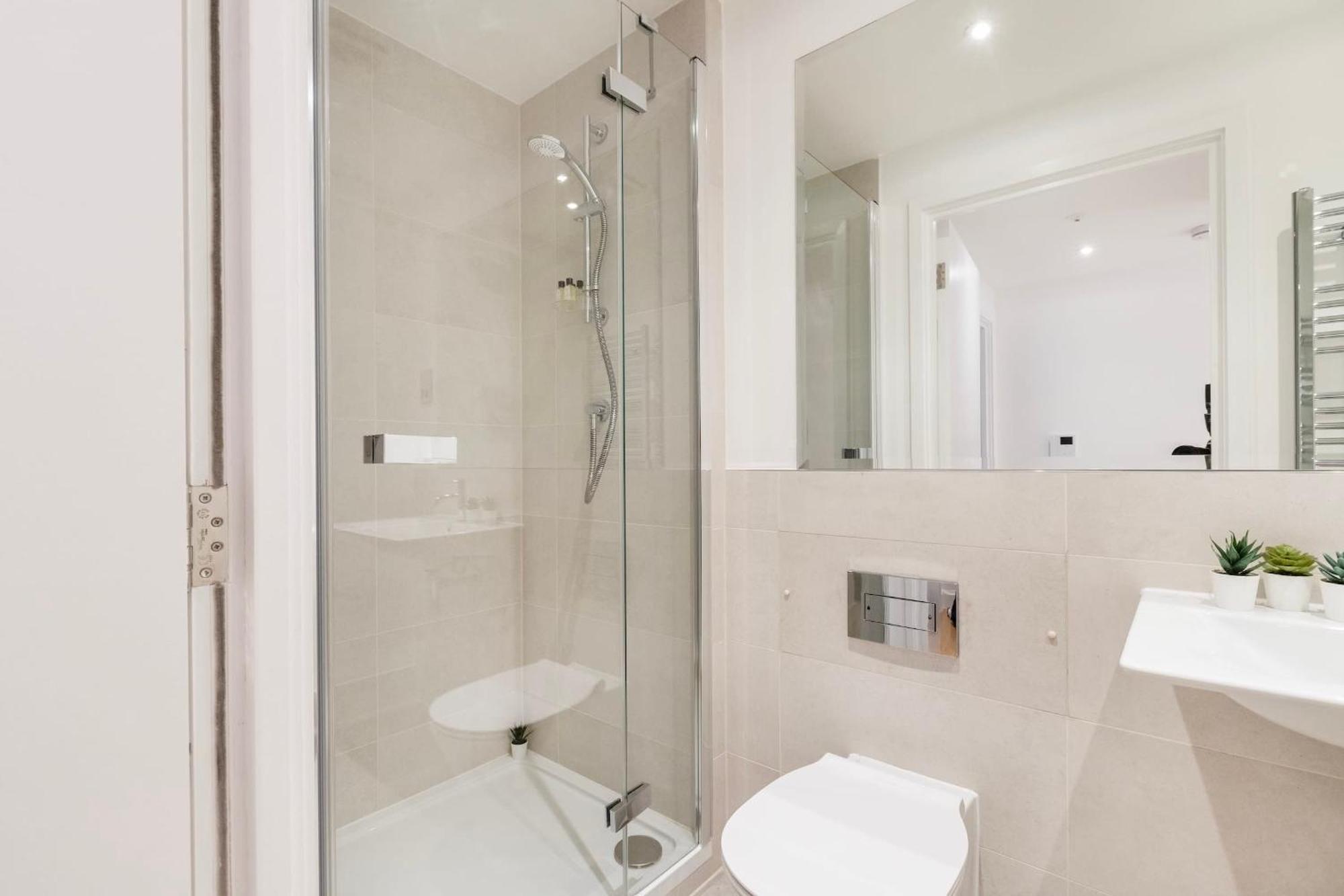 Fitzrovia & Soho - 2Br With Balcony - Cityapartmentstay London Luaran gambar