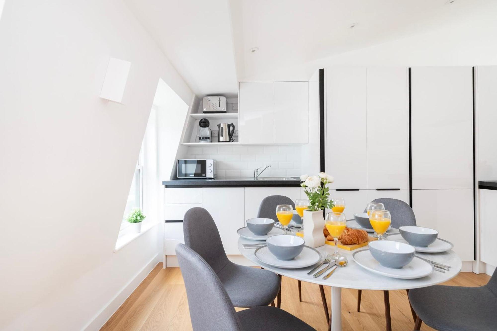 Fitzrovia & Soho - 2Br With Balcony - Cityapartmentstay London Luaran gambar