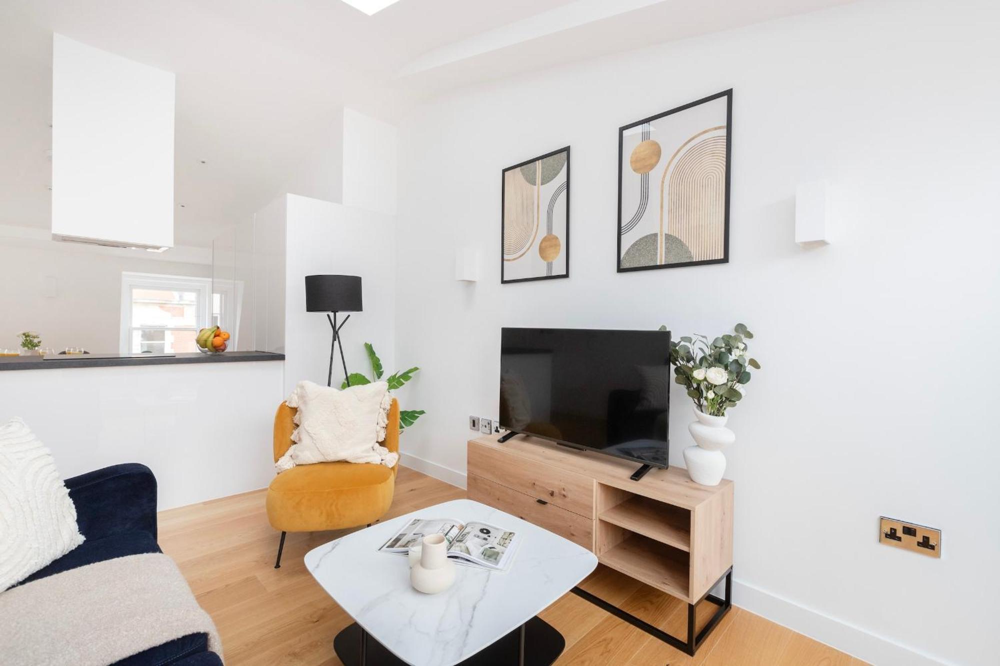Fitzrovia & Soho - 2Br With Balcony - Cityapartmentstay London Luaran gambar