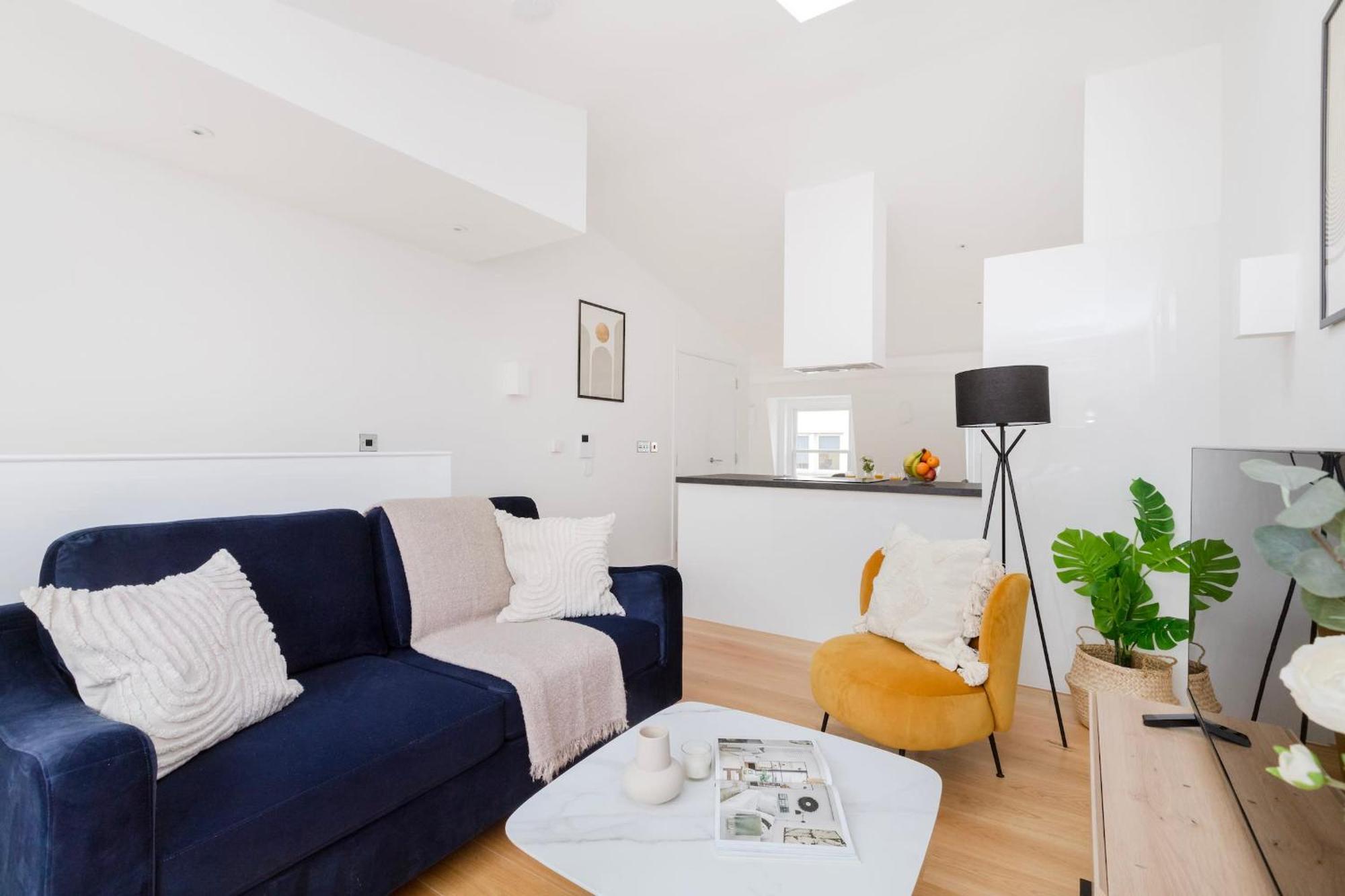 Fitzrovia & Soho - 2Br With Balcony - Cityapartmentstay London Luaran gambar